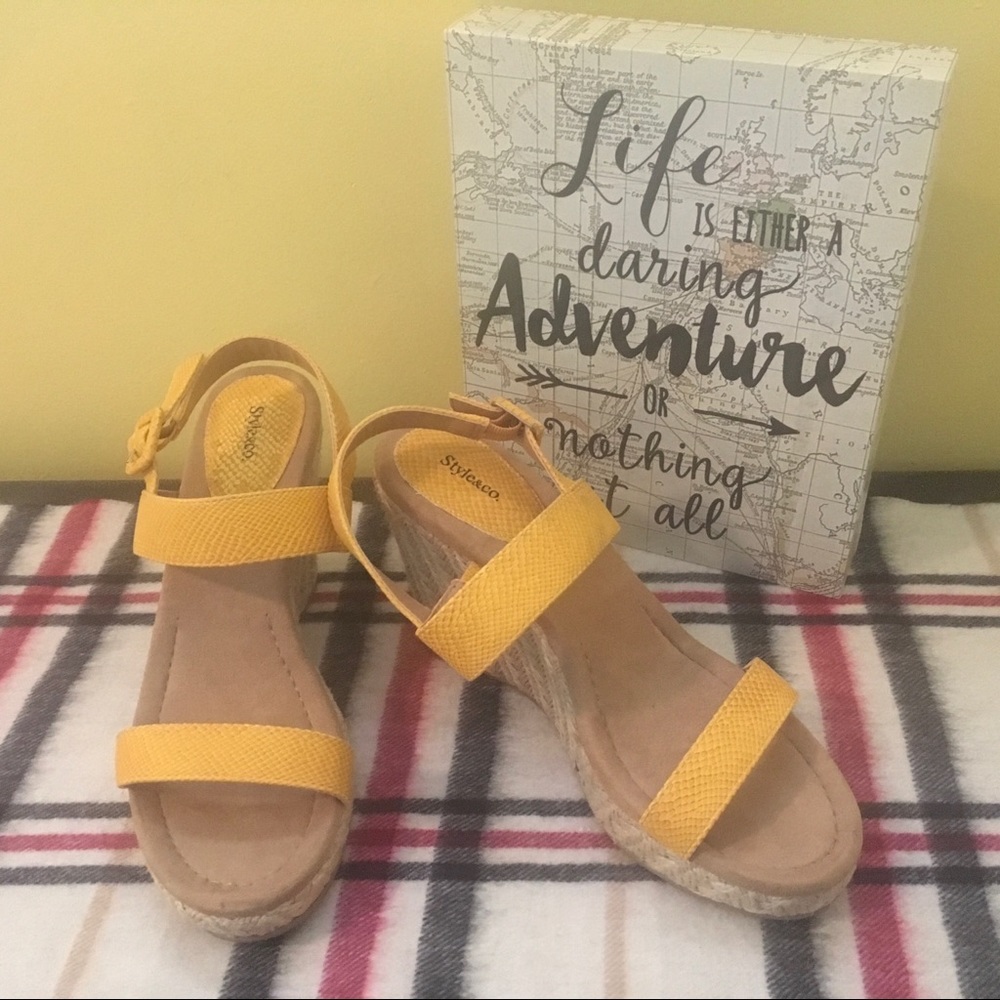 NWOT Style & Company Wedges Size 9